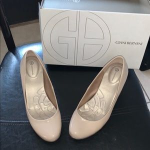 Gianni Bernini nude low heels